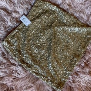 NWT women’s 4 Cache skirt in perfect condition